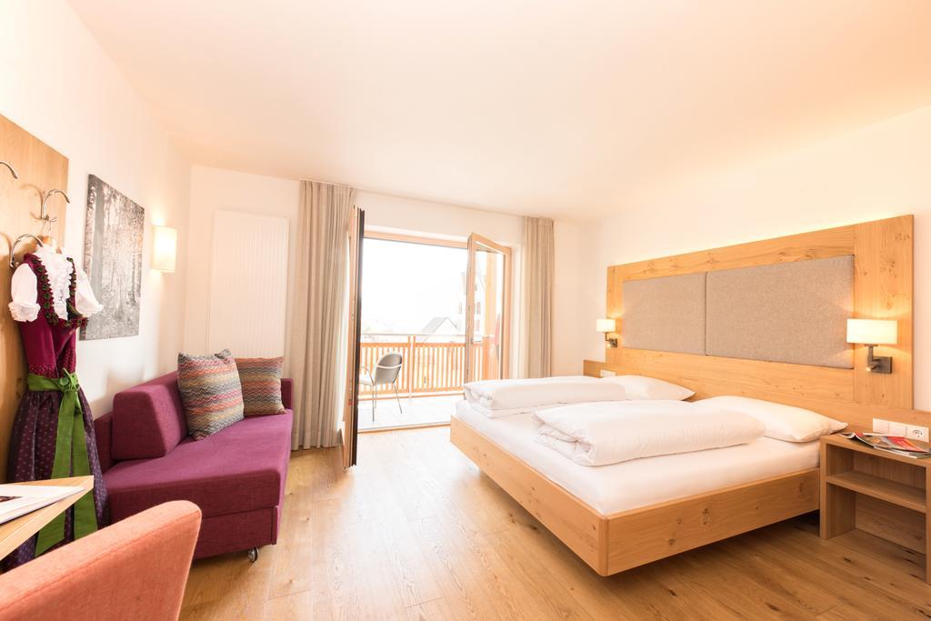 Panorama Hotel Flora Villandro Extérieur photo